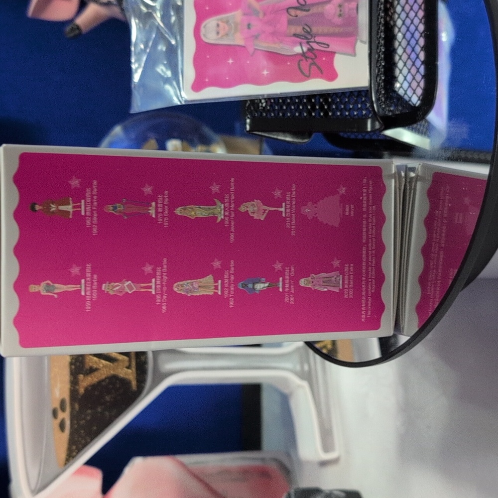 Pop Mart Barbie Style Icon Series - Revealed: 2022 Barbie With Puppy - Picture 7 of 9